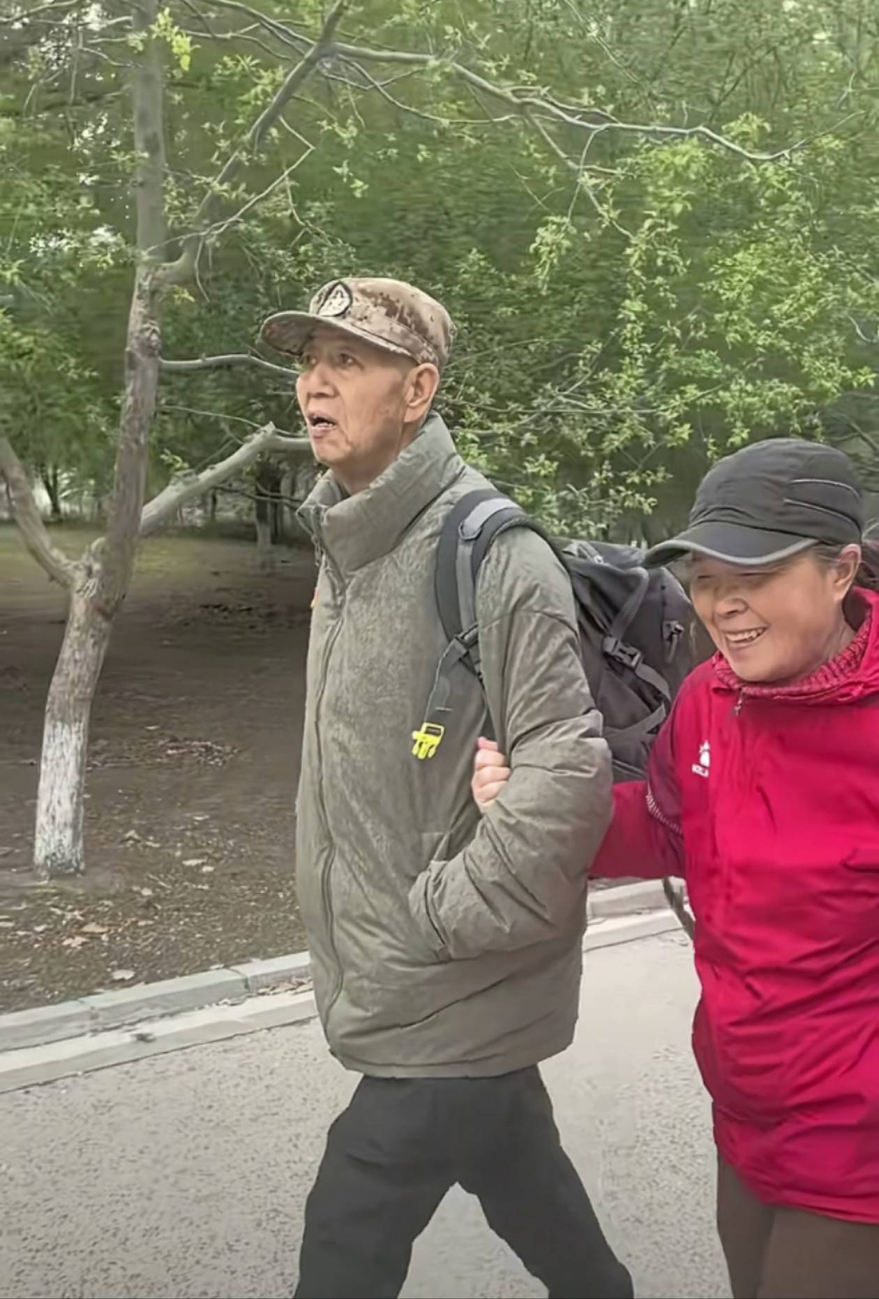 主持人郭蕾称父亲病逝，发文缅怀：离婚不是因你的病，不要带着愧疚和遗憾离开