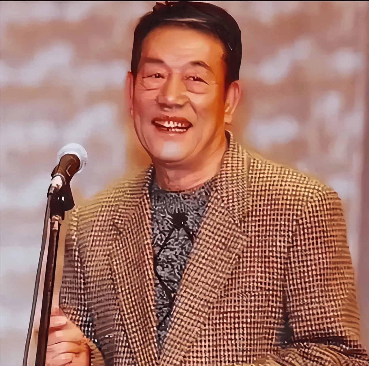 考古|相声大师杨少华去世，前半生穷困潦倒，58岁遇到贵人赵本山才走红，去世前仍在高温天剪彩