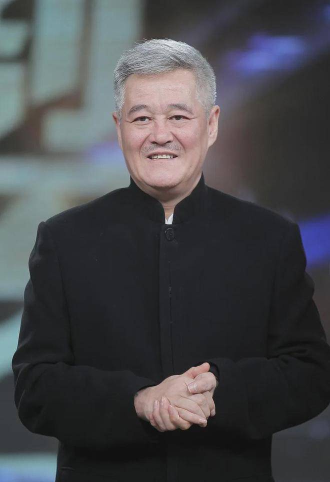考古|相声大师杨少华去世，前半生穷困潦倒，58岁遇到贵人赵本山才走红，去世前仍在高温天剪彩