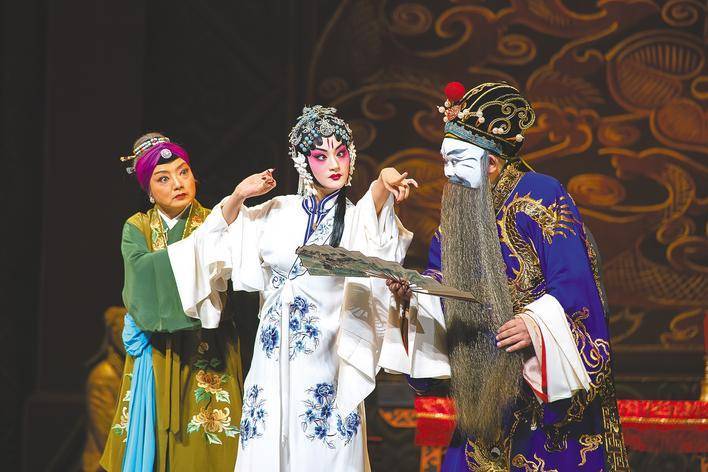 缤纷之美激荡“戏码头”